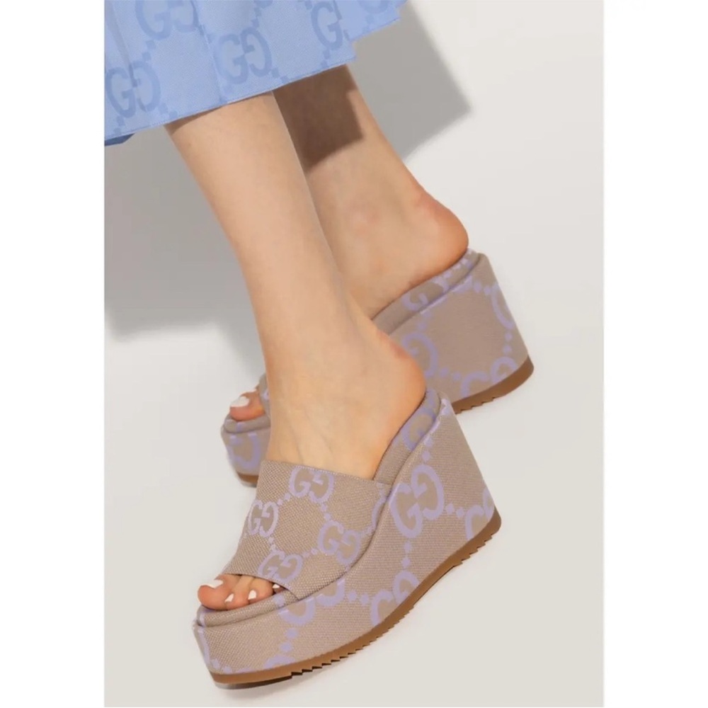 💫GUCCI GG MONOGRAM JUMBO GG PLATFORM SLIDE WEDGE SANDALS💫